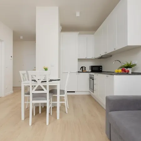 Modern Family With Parking By Renters * Varšava