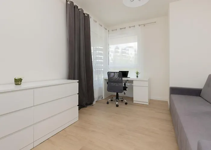 Modern Family With Parking By Renters * Warszawa