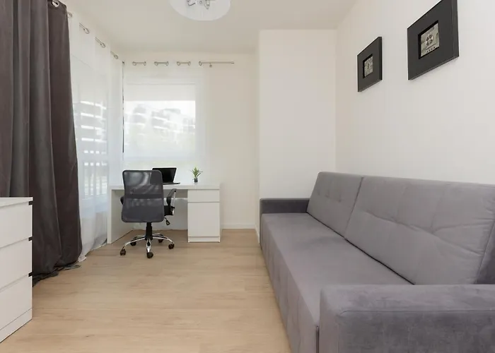 Modern Family With Parking By Renters Lägenhet Warszawa