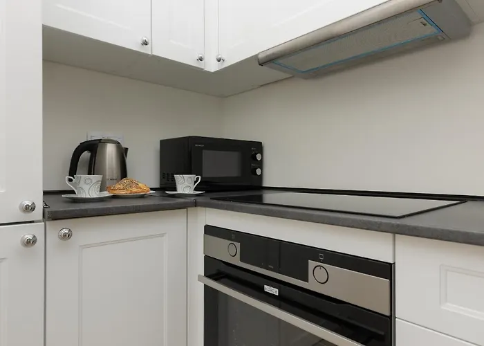 Lägenhet Modern Family With Parking By Renters