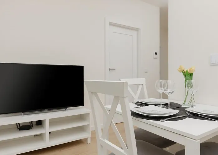 Modern Family With Parking By Renters アパート *